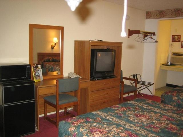 Mountain Trail Inn Logan Стая снимка